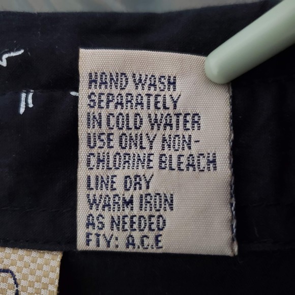 Life Style Travel Landmarks Embroidered Artwork Short Sleeve Shirt, Black, Sz L - Picture 10 of 10